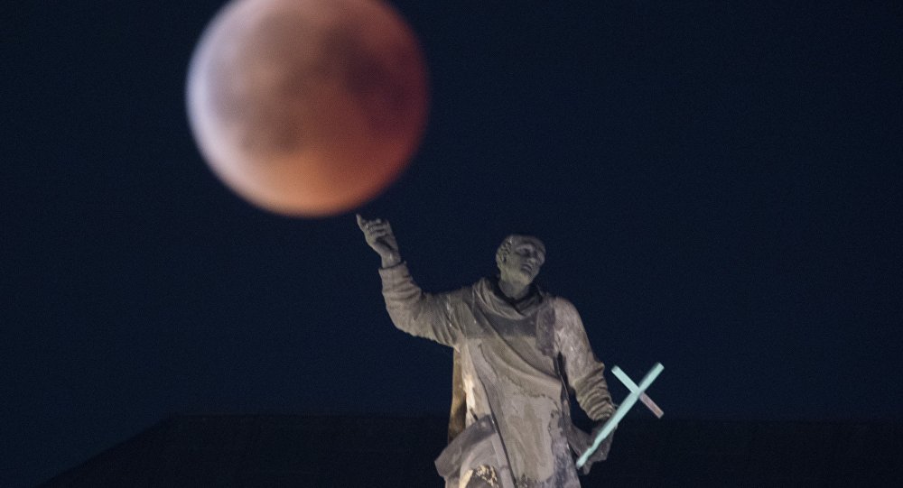 Will ‘Super Wolf Blood Moon’ Prove to Be Armageddon Sign? 1071455618